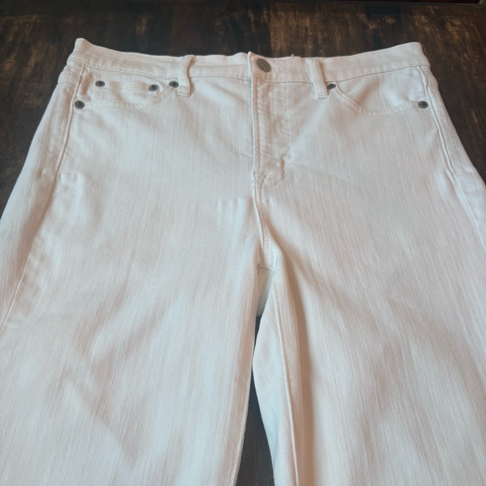J CREW White Denim Jeans!  Some stretch! Taper leg! No stains! Size 28